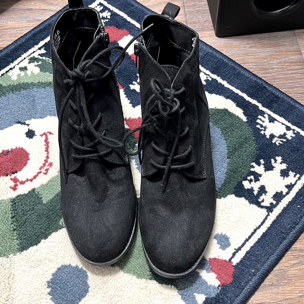 Shoe boots